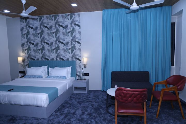 Room 10 of 19