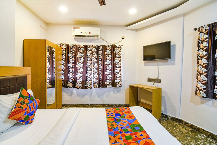Room 15 of 34