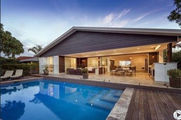 Pool 7 of 10