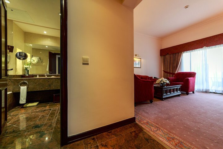 Room 5 of 51