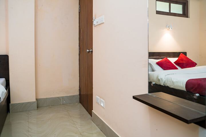 Room 33 of 78