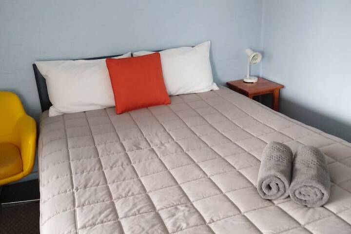 Room 6 of 34