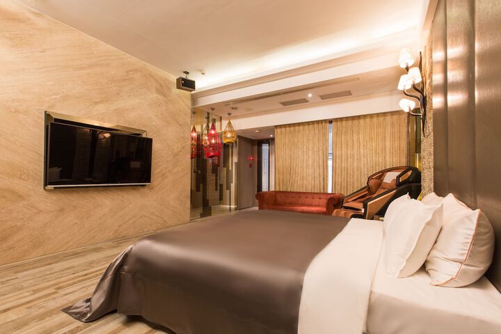 Room 34 of 91