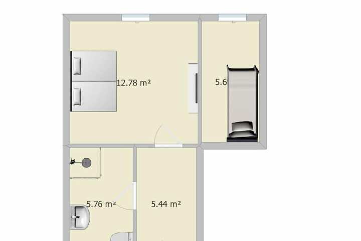 Room 4 of 31