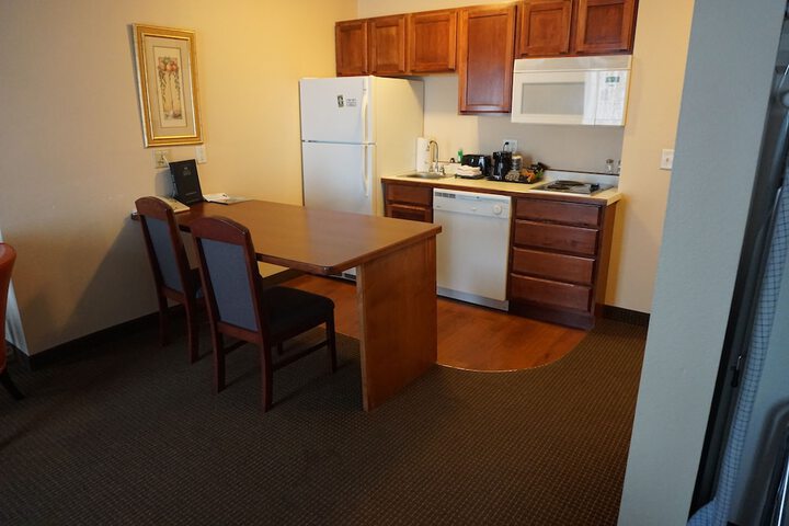 1 Bedroom Suite Queen Bed (14 of 26)