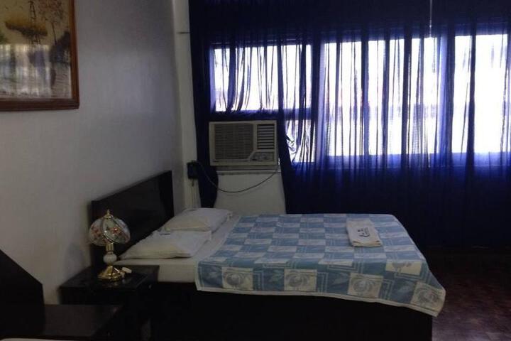 Room 2 of 6