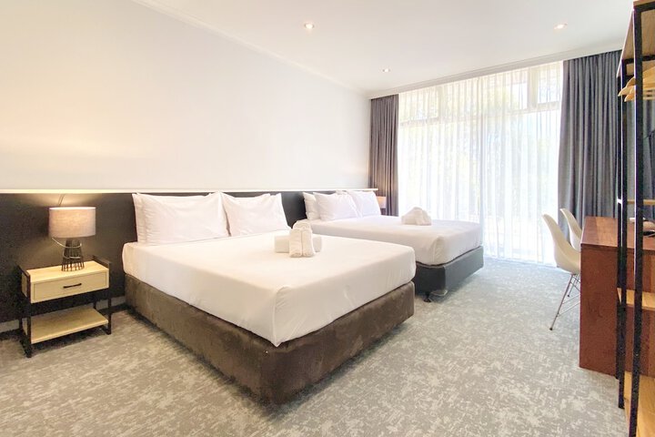 Room 6 of 38