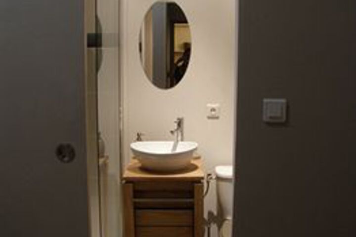 Room 3 of 16
