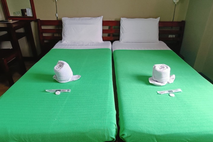 Room 32 of 75