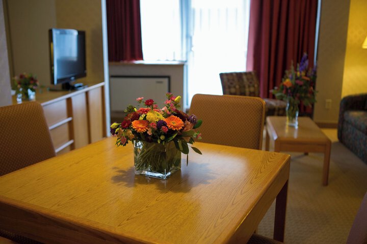 Room 10 of 28