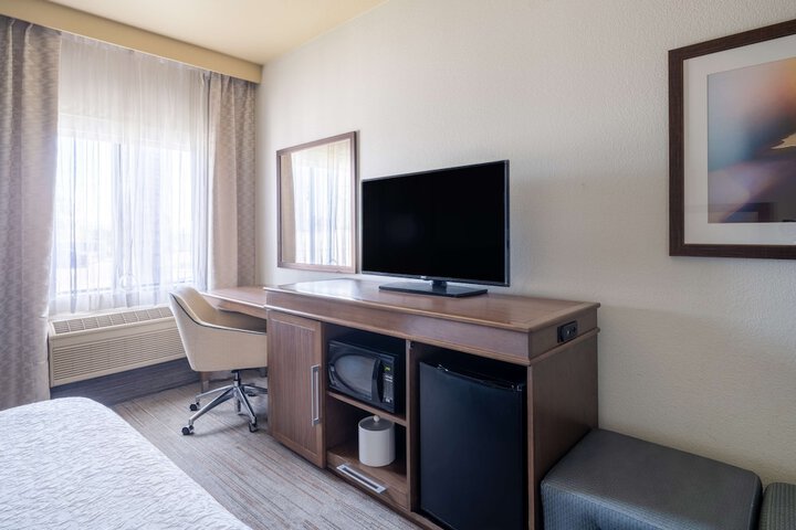 Room 13 of 33
