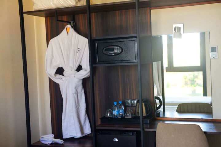 Room 21 of 53