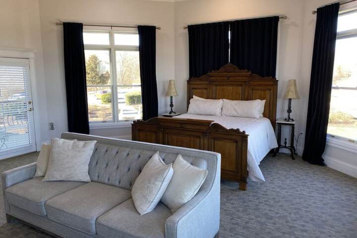 Room 44 of 108
