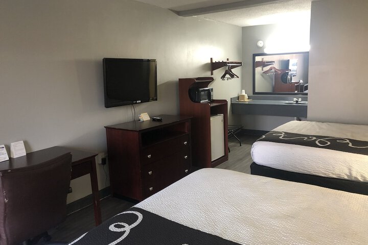Classic 2 Queen Beds (5 of 13)