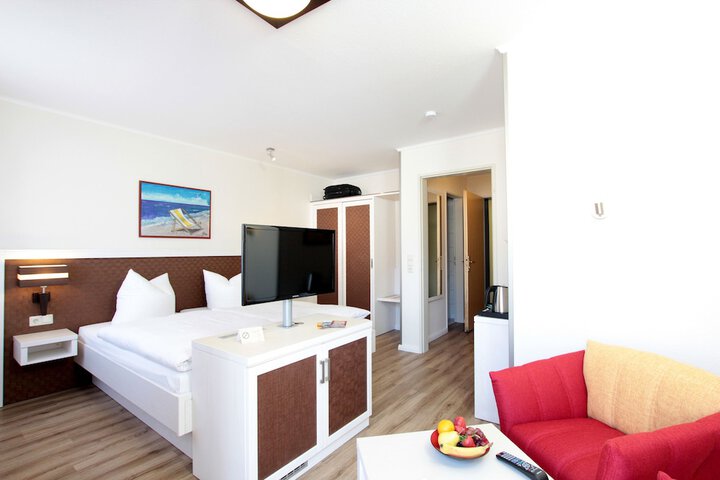 Room 2 of 60