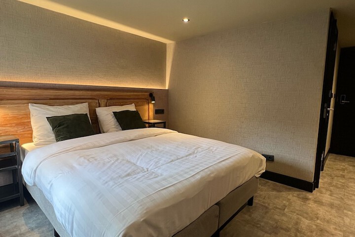 Room 7 of 22