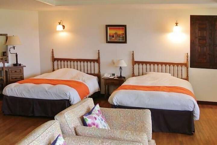 Room 4 of 65