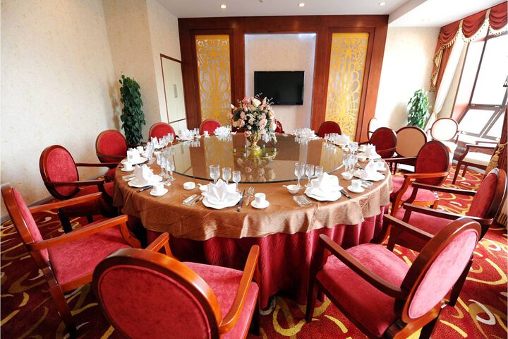 Dining 6 of 6