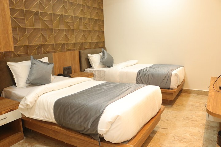 Room 6 of 22