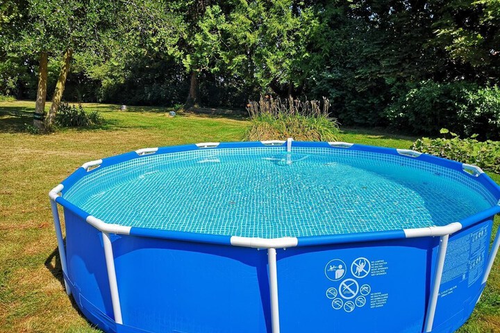 Pool 17 of 33