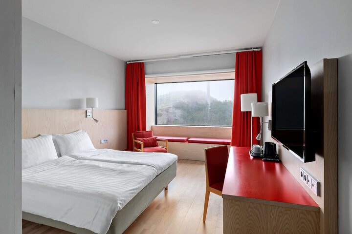 Room 8 of 45