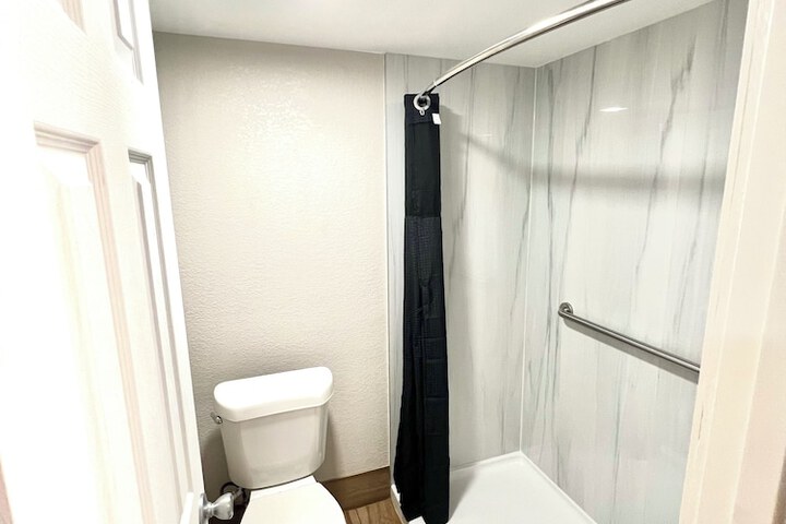 Room 6 of 6