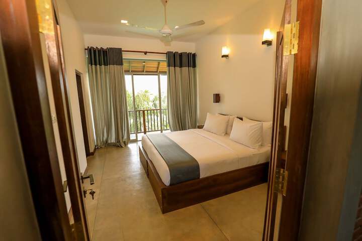 Room 4 of 26