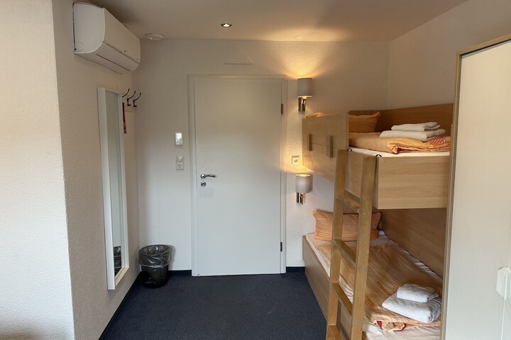 Room 45 of 109
