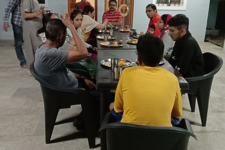 Dining 14 of 15