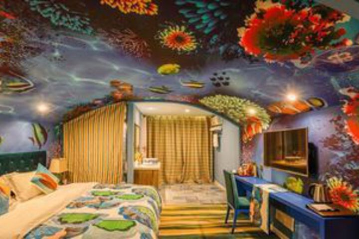 Room 9 of 20