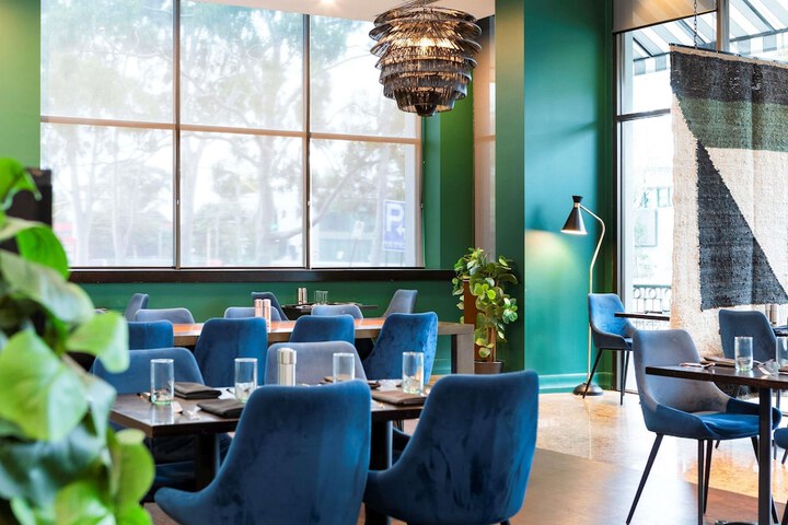 Dining 50 of 74