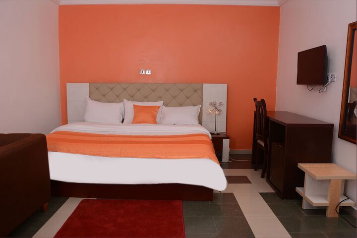 Room 16 of 25