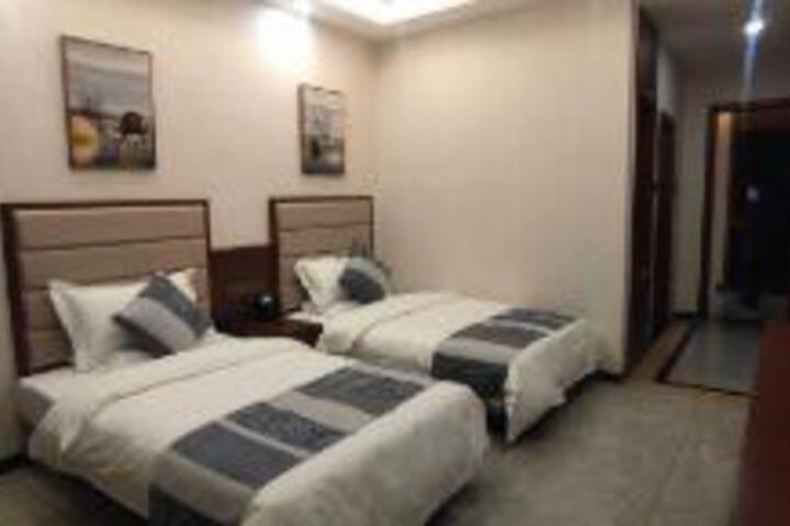 Room 9 of 9