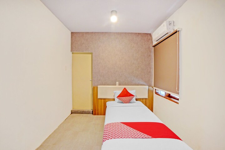 Room 8 of 31