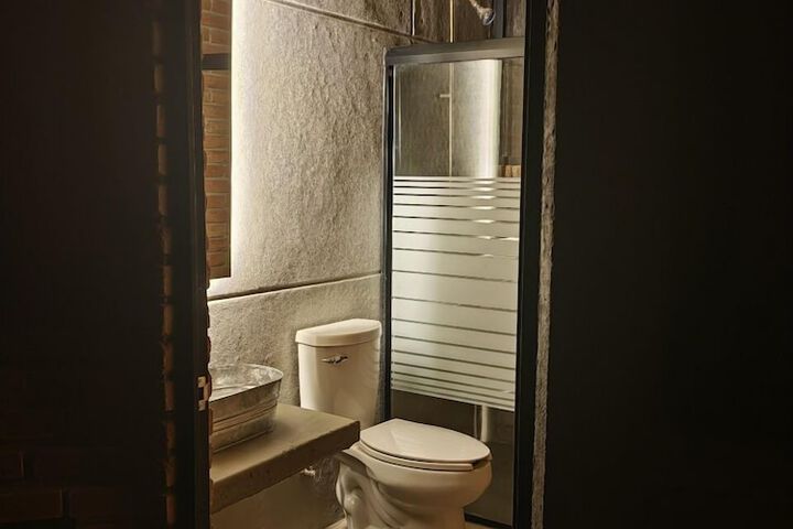Room 7 of 27