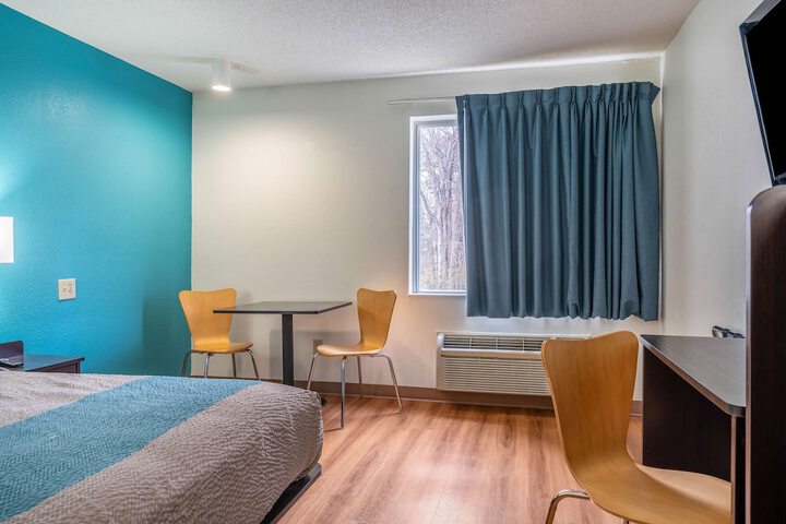 Room 10 of 46