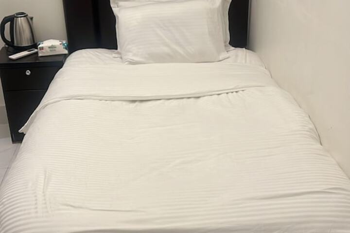 Room 5 of 13