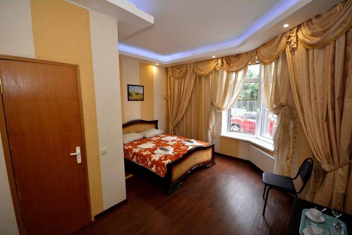 Room 12 of 20