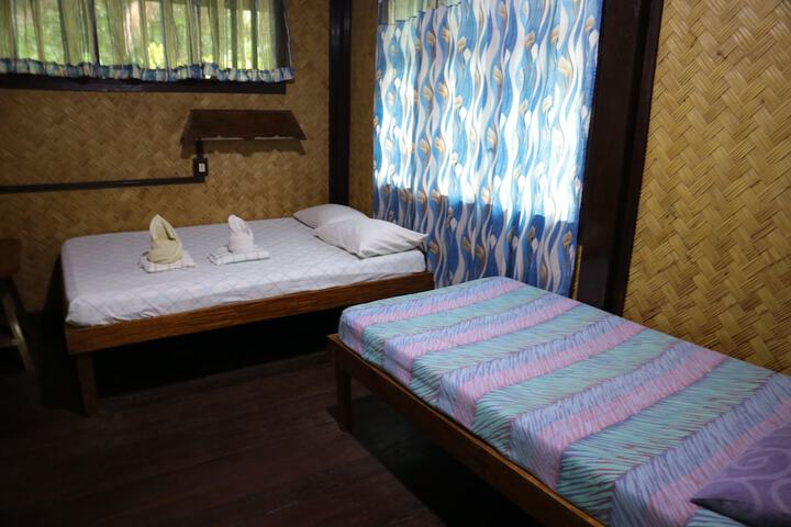 Room 9 of 102