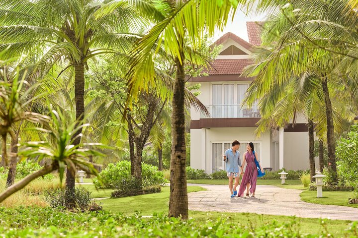 Hotel Exterior 107 of 130