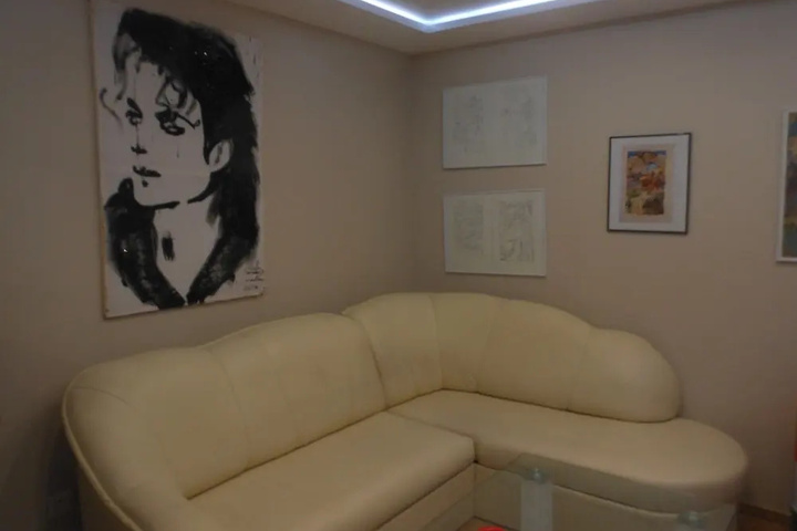 Room 8 of 14