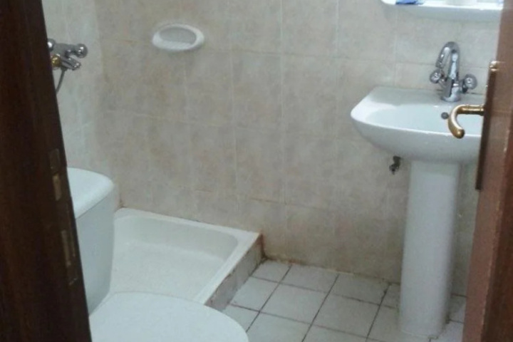 Room 8 of 16