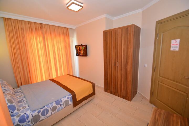 Room 14 of 106