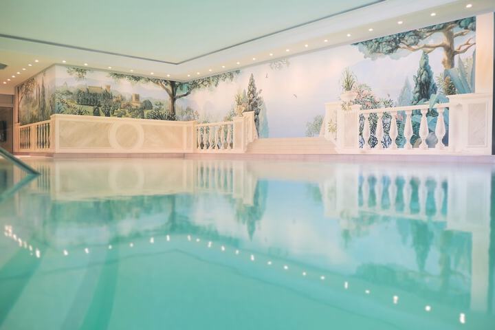 Pool 93 of 173