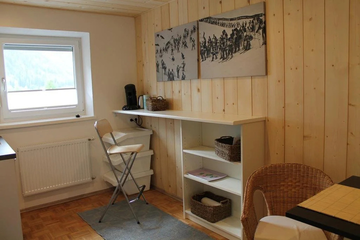 Room 8 of 15
