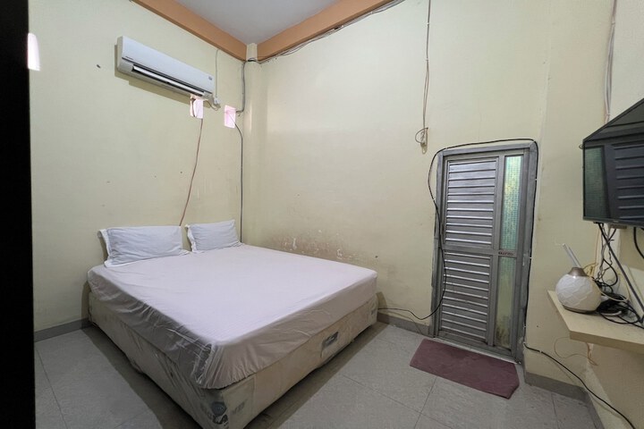 Room 6 of 7