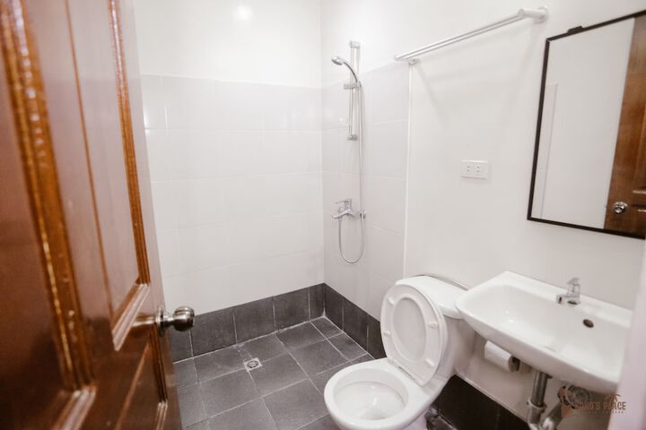 Room 18 of 43