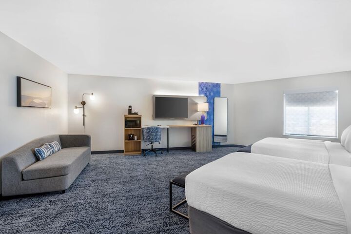 Room 21 of 38