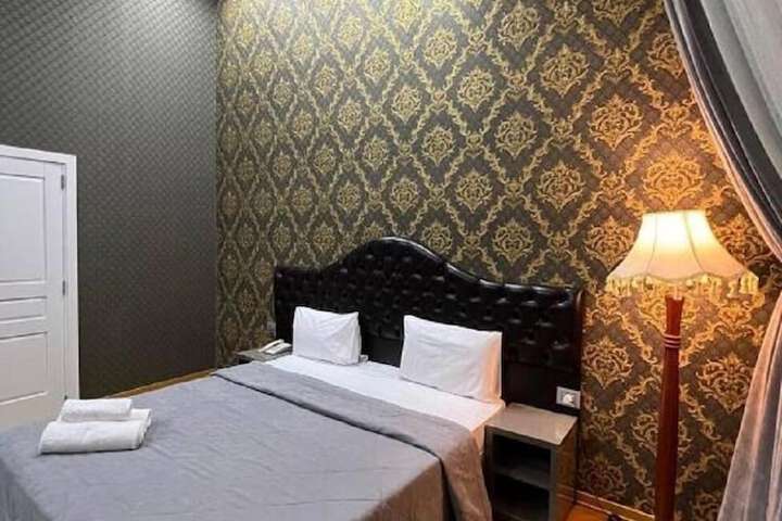 Room 3 of 70