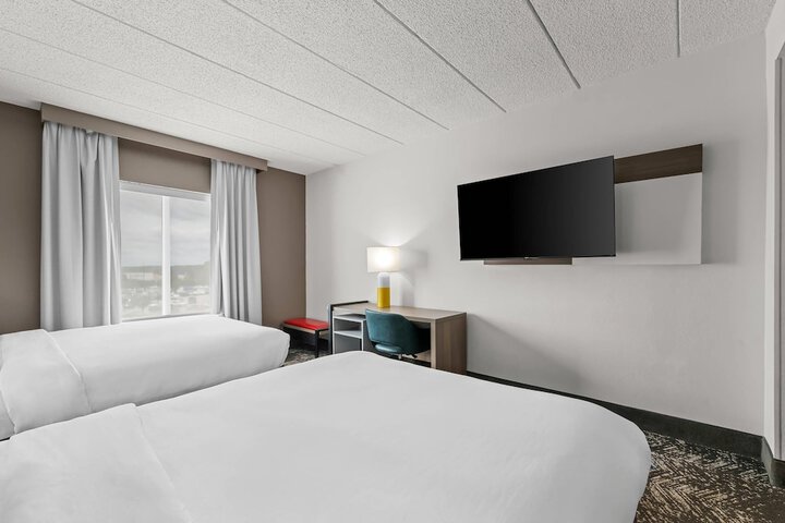 Room 33 of 60